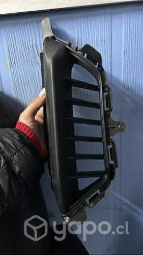 Tapa neblinero Toyota Yaris