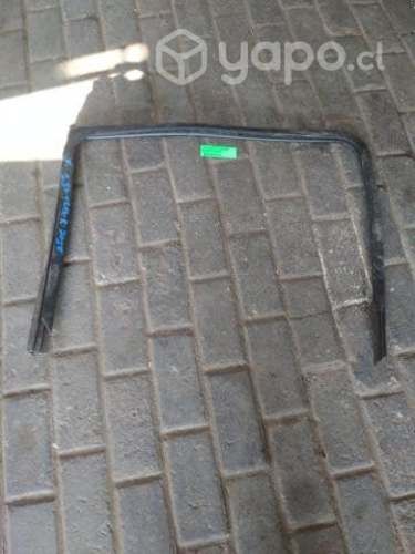 Goma vidrio trasera derecha Ford F150 2018