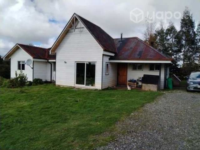 Se vende parcela con dos casas