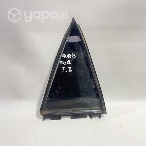 Luneta Toyota Auris 1.6 2012