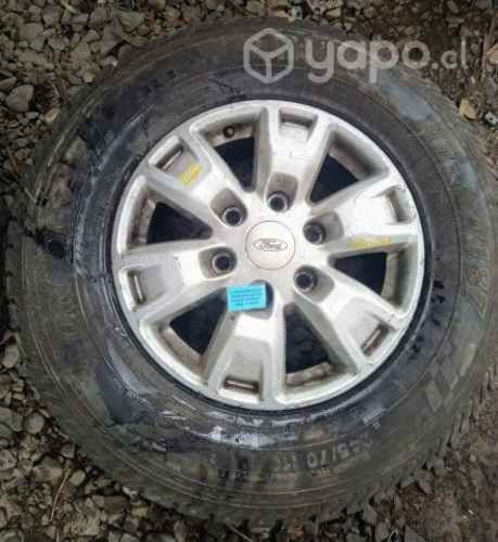 Llanta Aluminio Detalle Con Neumático Ford Ranger