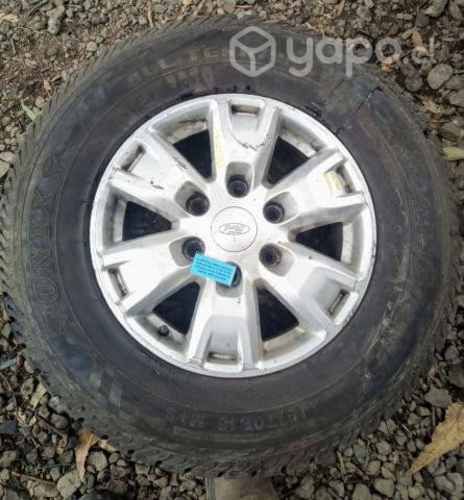 Llanta Aluminio Detalle Con Neumático Ford Escape