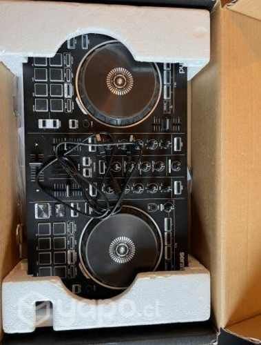 Controlador Dj Roland Dj-202 Negro De 2 Canales