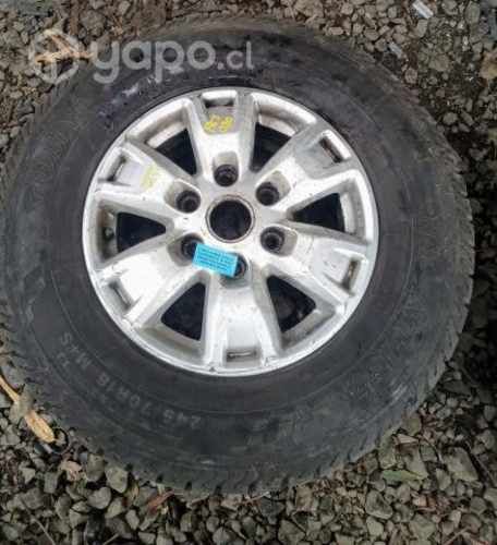 Llanta Aluminio Detalle Con Neumático Ford Ranger