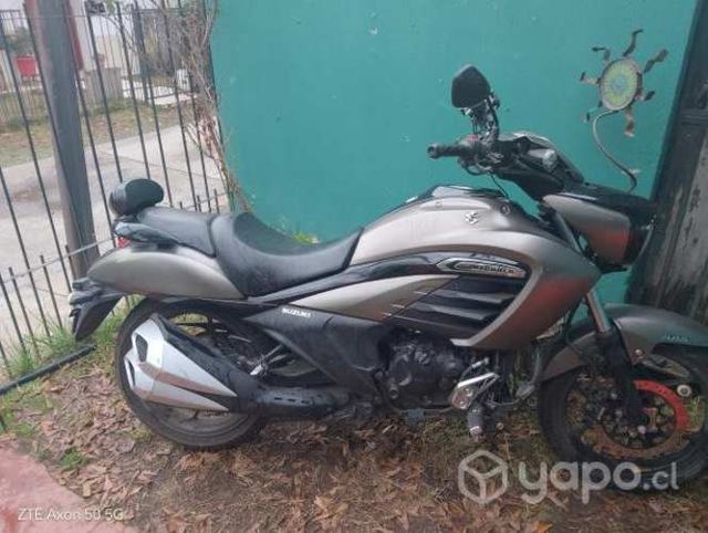 Suzuki Intruder
