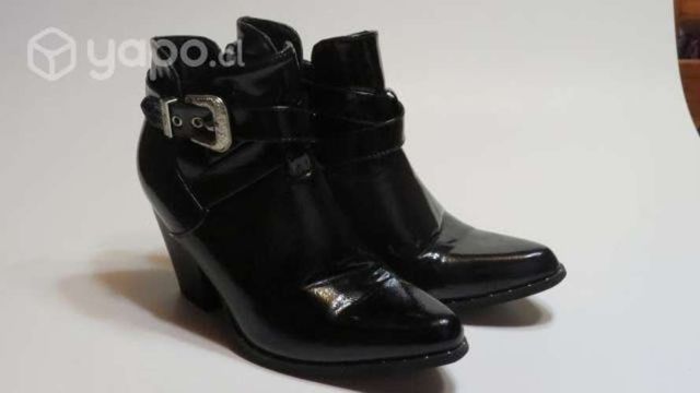Botines de charol, usado casi nuevo