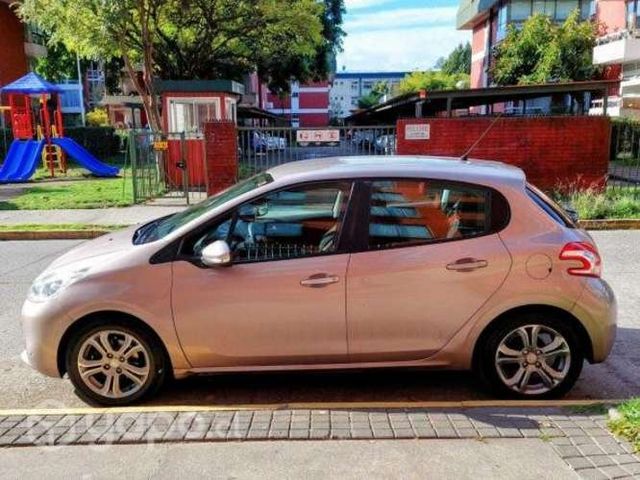 Vendo Peugeot 208 1.2 VTI 82 HP Active 2013