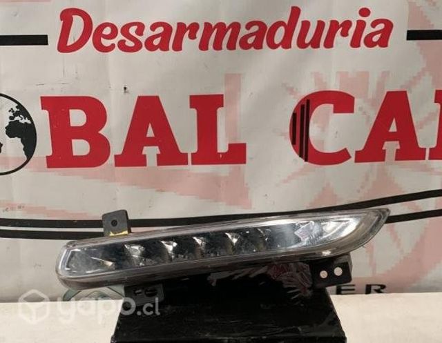 Neblinero con detalle RENAULT FLUENCE DINAMIQUE