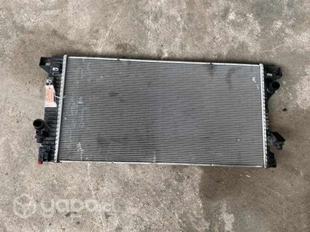 Radiador agua detalle bote HL34-8005-AB Ford F150