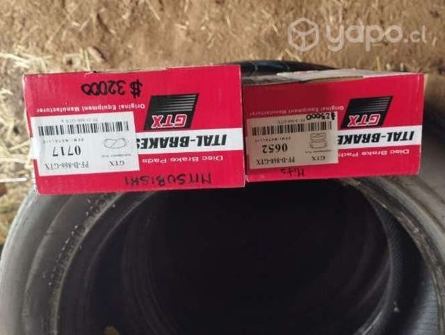 Neumáticos y pastillas de freno delica d5