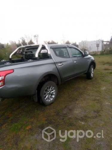 Vendo camioneta L200