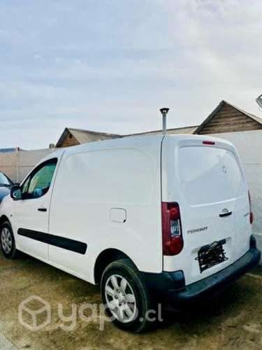Se vende Peugeot partner 2017 excelente estado