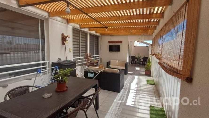 Depto. con Patio Costa Laguna 3D/ 2B/ 1E