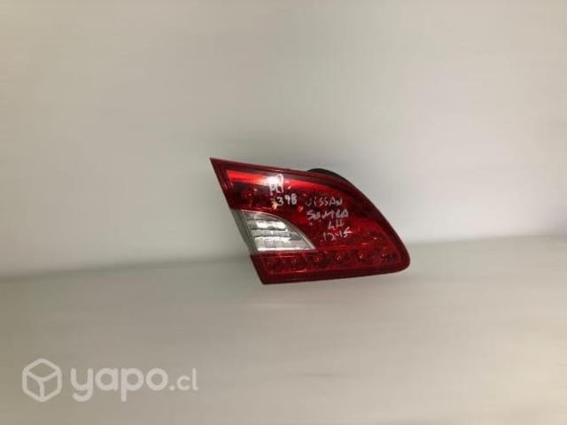 Foco maleta lh nissan sentra 2012-2015