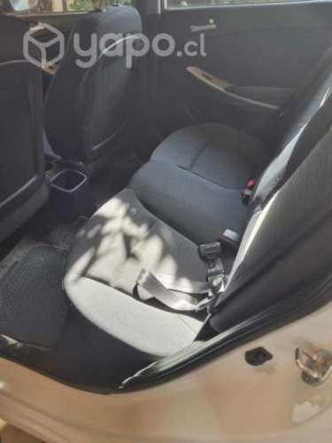 Hyundai accent 2015