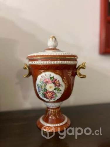 Jarrón porcelana china pintado a mano, con tapa