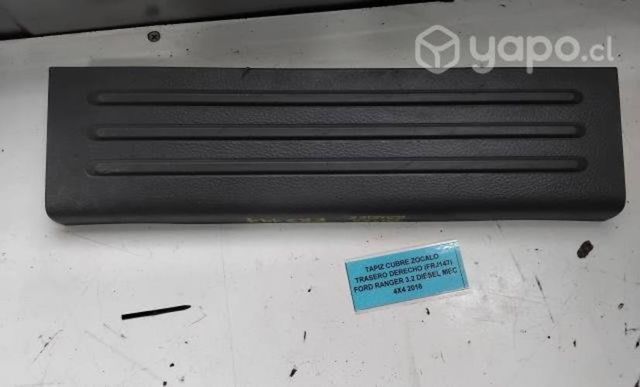 Tapiz Cubre Zócalo Delantero Derecho (FRJ147) Ford