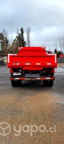 Camion marca Chevrolet modelo 816 año 2021