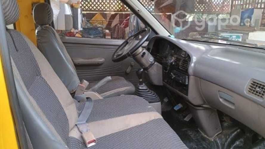 Furgón Kia besta 2.7 año 2003