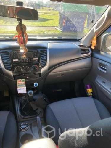 Mitsubishi l200 2017