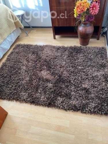 Linda alfombra color café autodeslizante