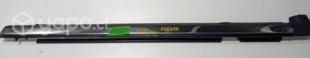 Moldura Lame Vidr Pta tras izq (FEL245) Expedition