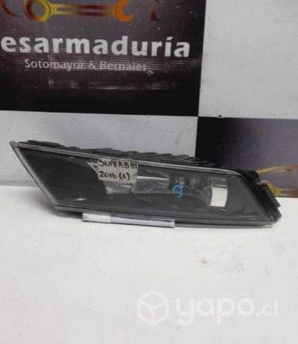 Neblinero Skoda Super B LH 2.1