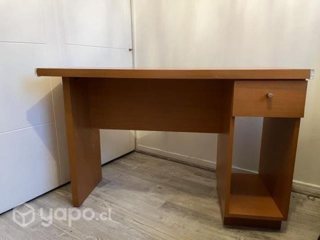 Escritorio en buen estado