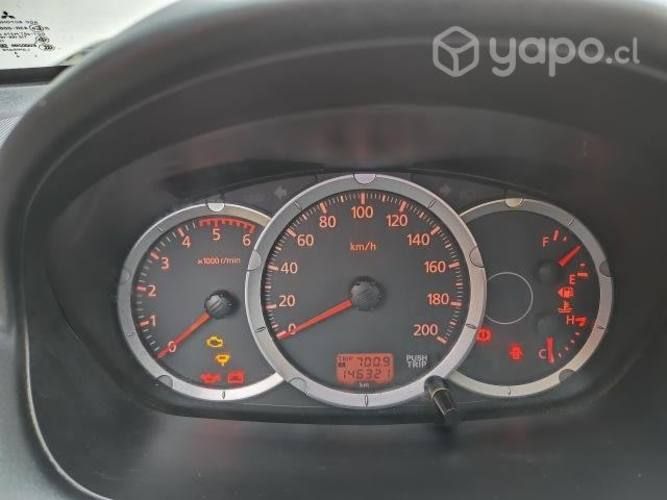 Mitsubishi l200 2015