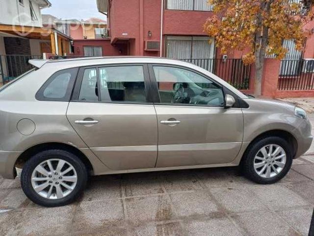 Vendo koleos 2015 excelente estado al día