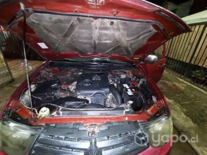 Mitsubishi l200 2014