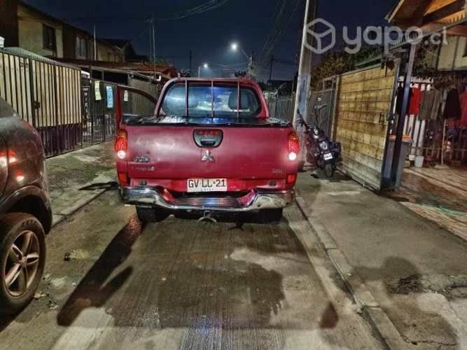 Mitsubishi l200 2014