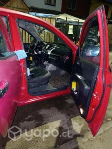 Mitsubishi l200 2014