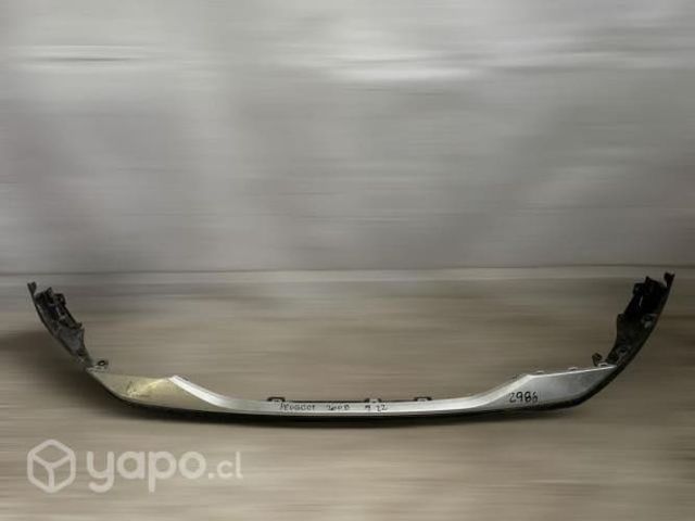 Moldura delantera peugeot 2008 2019 2022