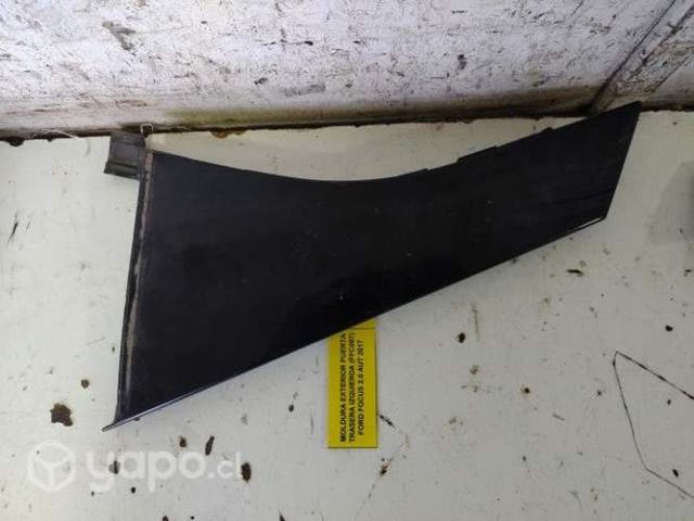 Moldura Exterior Pta Tras Izq (FFC087) Ford Focus