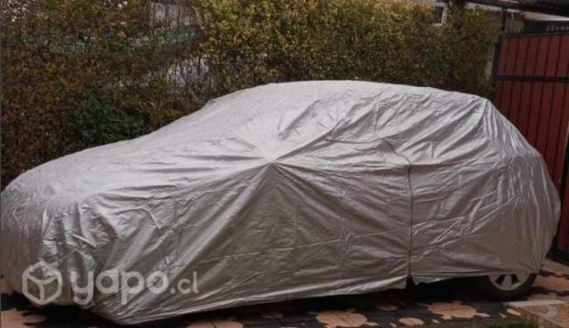 Funda para auto en buen estado