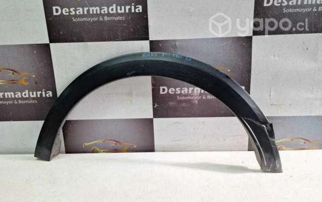 Moldura tapabarro Kicks 2021 a 2024 trasera Lh 2.1