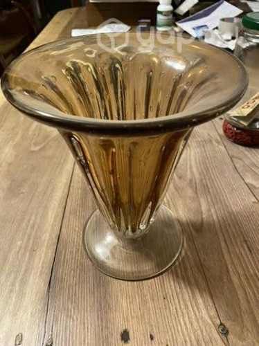 Antiguo florero Yungay con Uranio Providencia