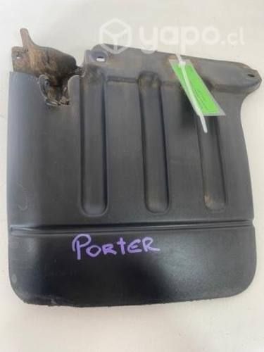 Bota barro delantero izq Hyundai Porter CRDI 2017