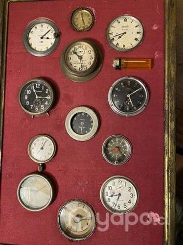 Antiguos relojes mecánicos de autos Providencia