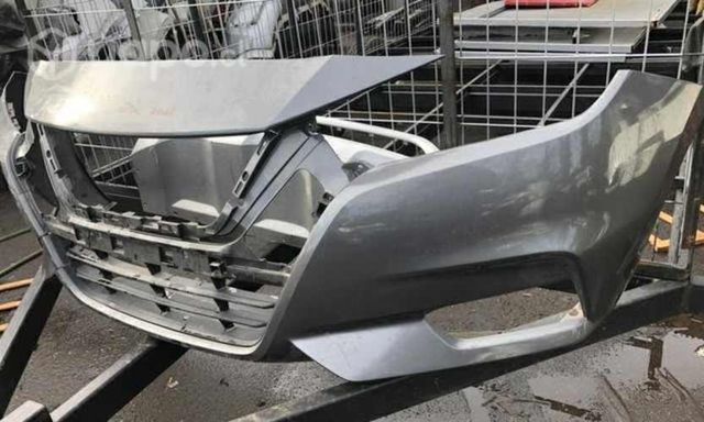 Parachoque Nissan versa