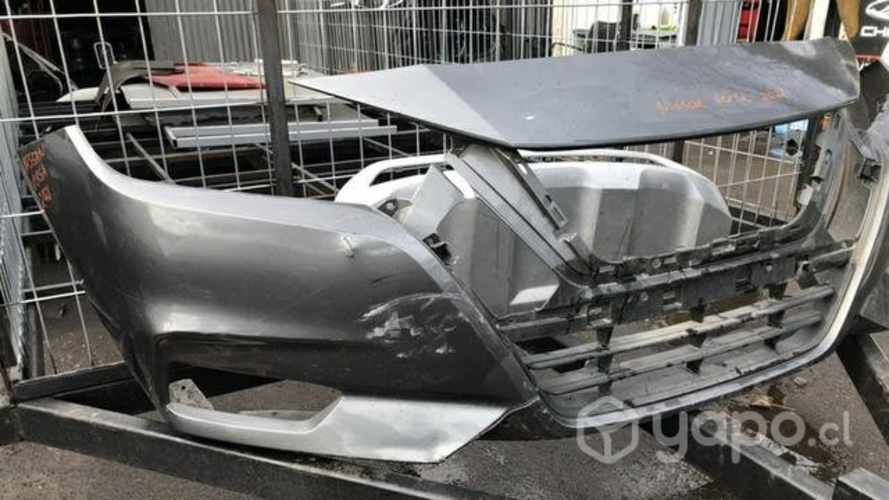 Parachoque Nissan versa