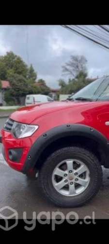 Mitsubishi l200 2014