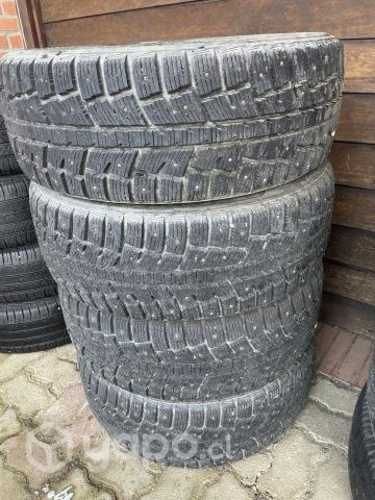 2 pares de Neumáticos con clavo