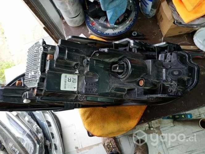 Óptico derecho Jeep New Cherokee impecable