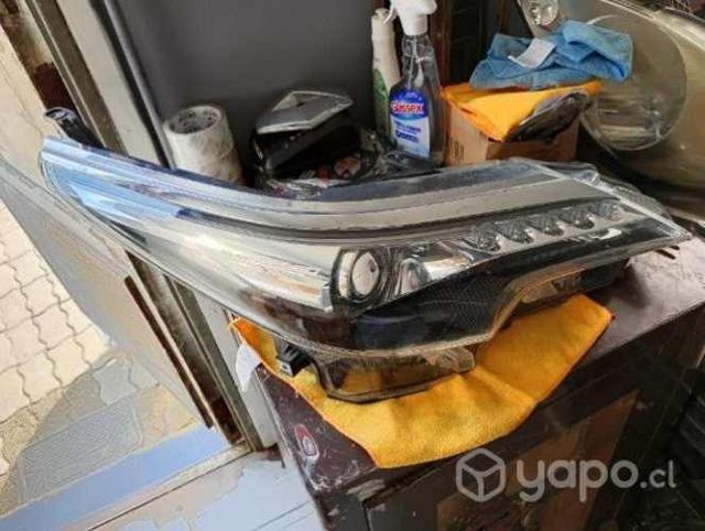 Óptico derecho Toyota Fortuner 2018 Original