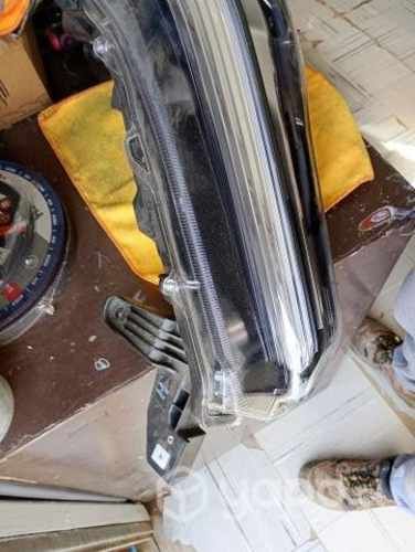 Optico izquierdo Toyota Corolla Cross gris ORIGINA