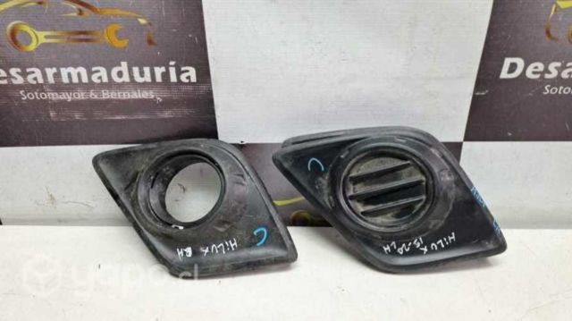 Tapa neblinero Hilux 2015 a 2020 Lh 2.1