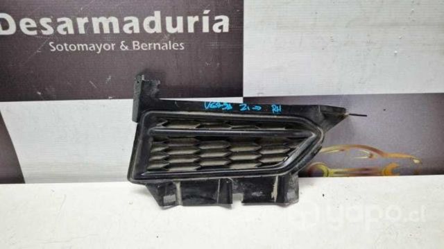 Tapa neblinero Versa 2021 a 2024 Rh 2.1