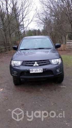 Mitsubishi l200 2016